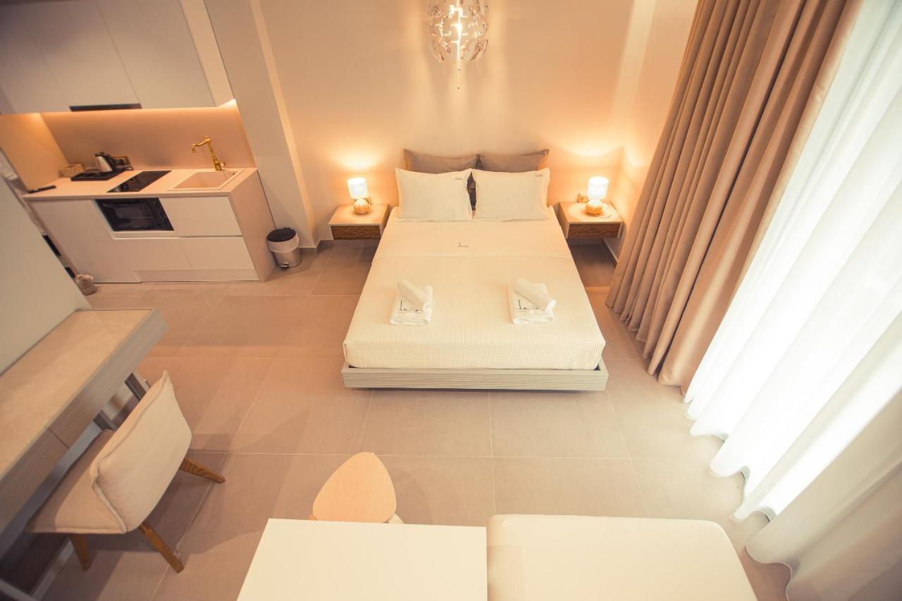 Io Luxury Pool & Hot Tub Suites Preveza Exterior photo