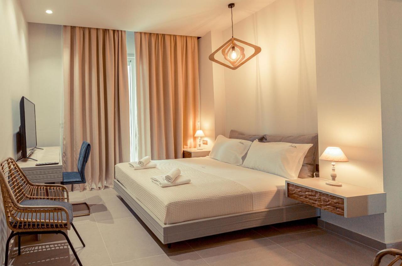 Io Luxury Pool & Hot Tub Suites Preveza Exterior photo