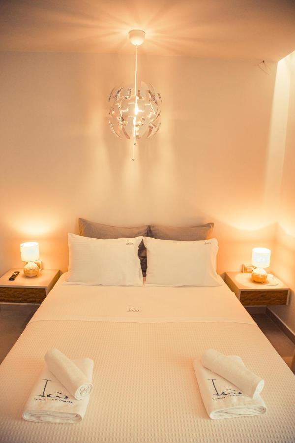 Io Luxury Pool & Hot Tub Suites Preveza Exterior photo