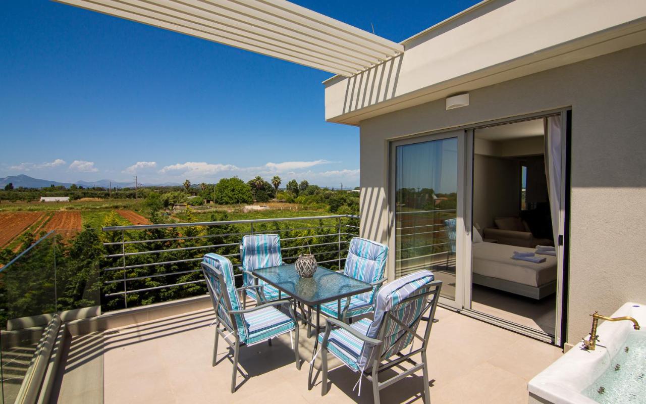 Io Luxury Pool & Hot Tub Suites Preveza Exterior photo