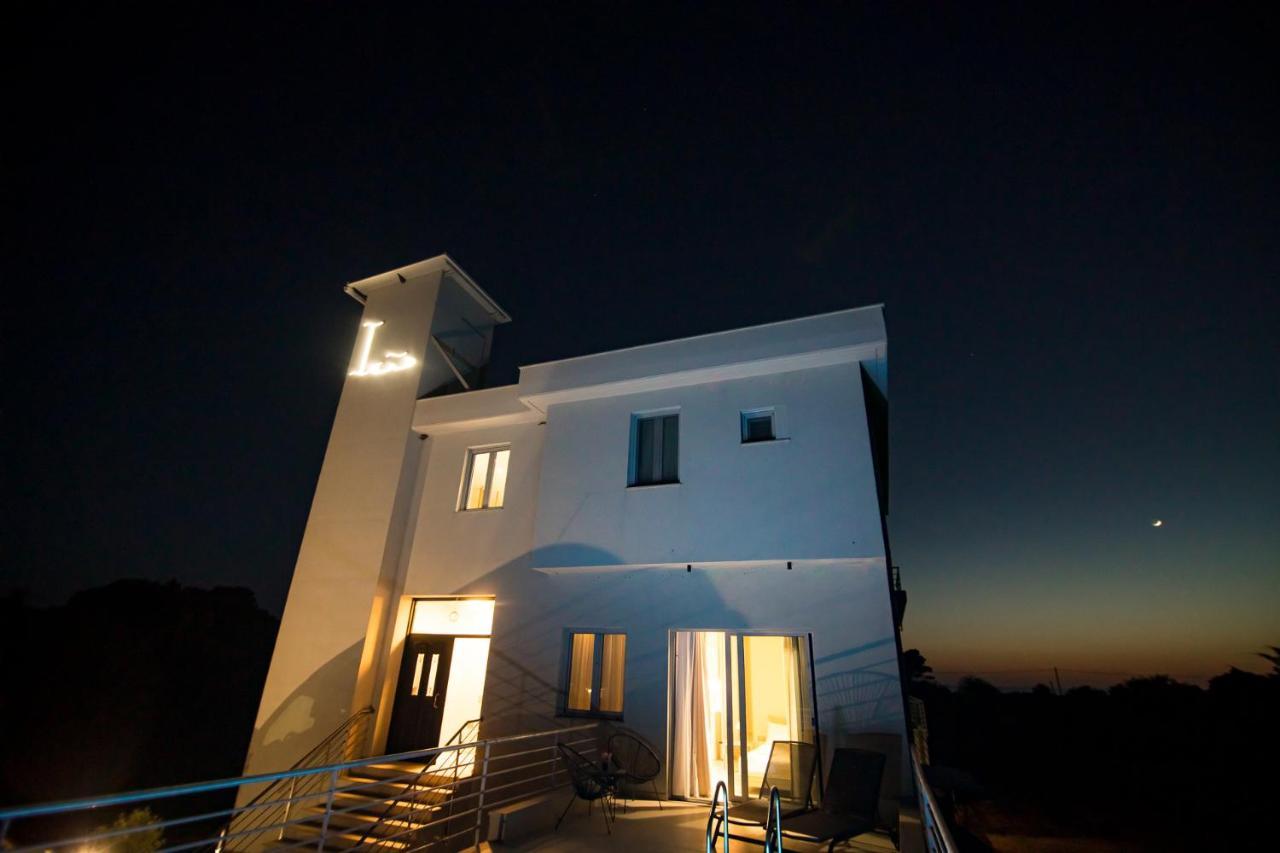 Io Luxury Pool & Hot Tub Suites Preveza Exterior photo