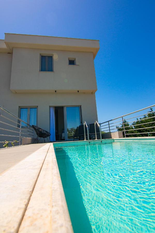 Io Luxury Pool & Hot Tub Suites Preveza Exterior photo